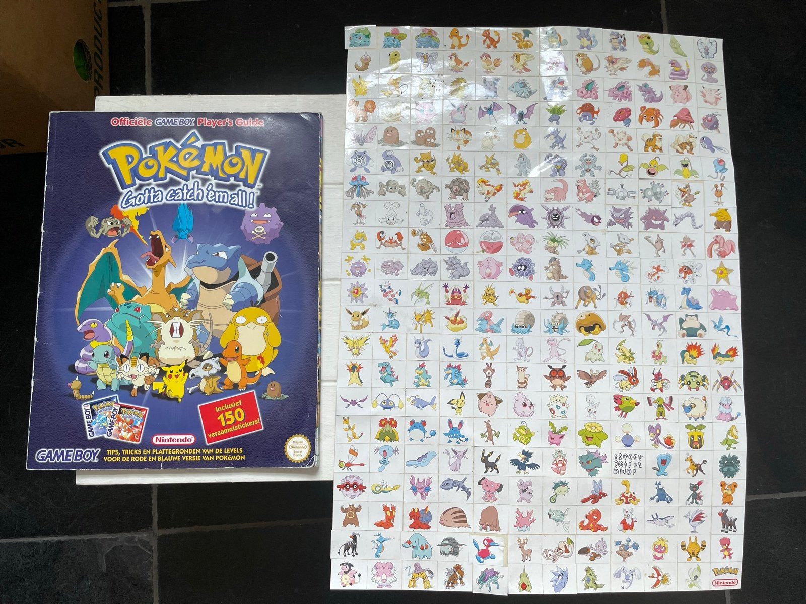 Pokémon Game Boy Player's Guide 1999 + Stickers, Ophalen of Verzenden, Gebruikt, Boek of Catalogus