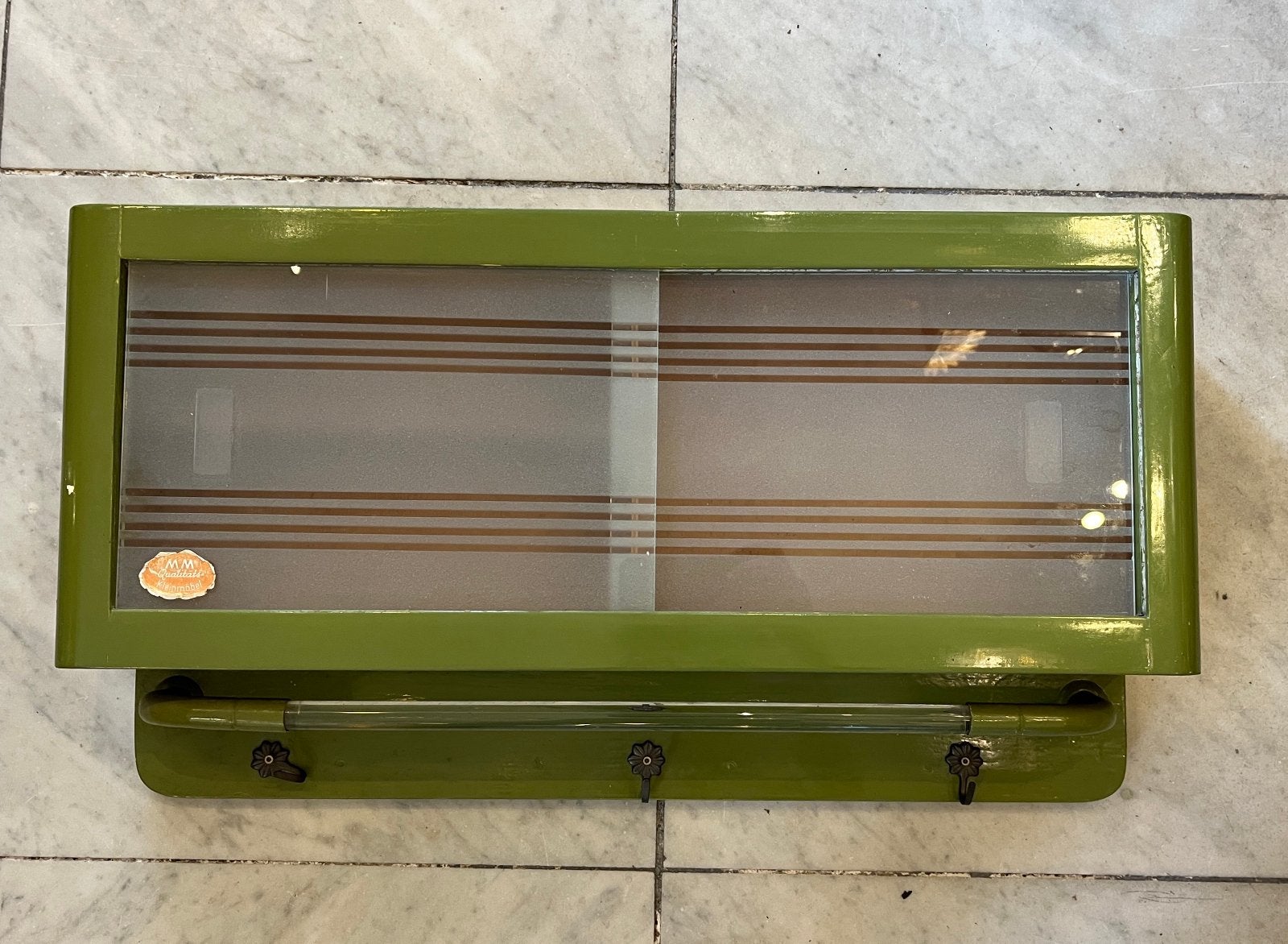 Heel leuk houten keukenkastje met glazen deurtjes, Antiek en Kunst, Ophalen