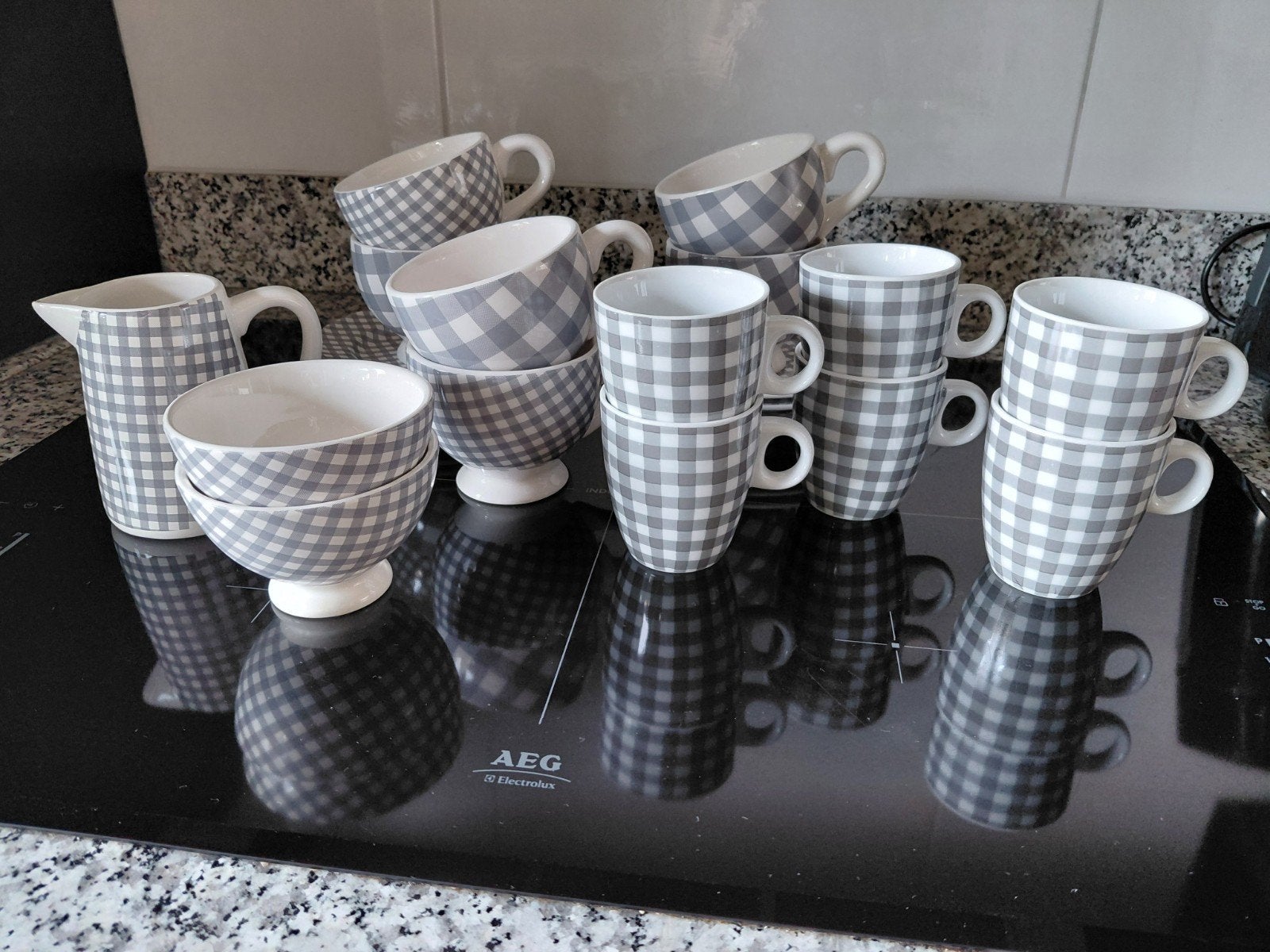 Servies at home with Marieke, Ophalen