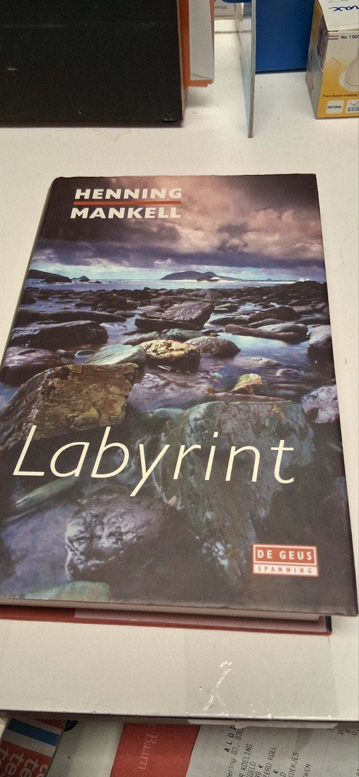 Labyrint - Henning Mankell (Thriller), Gelezen, Scandinavië, Henning Mankell, Ophalen of Verzenden