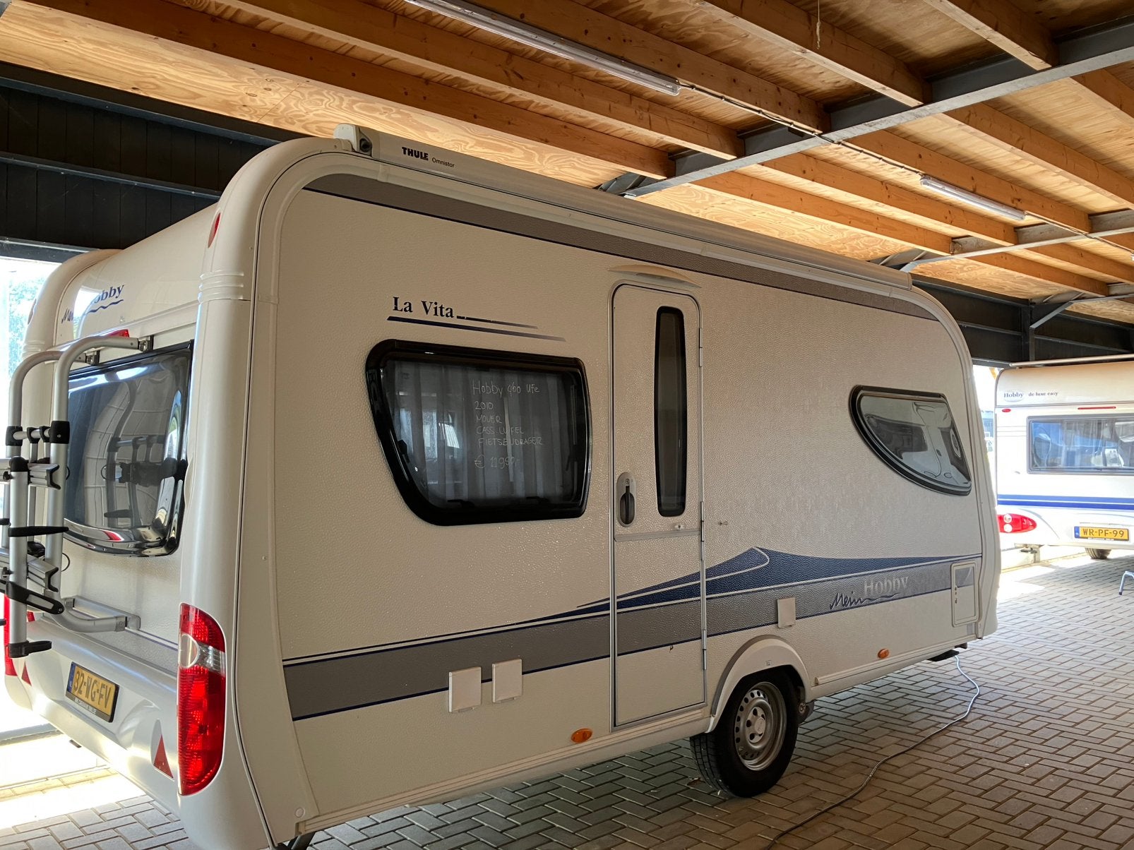 Hobby La Vita Bionda 460 UFe, 2010, mover luifel, Caravans en Kamperen, Rondzit, Hobby, Frans bed, Bedrijf