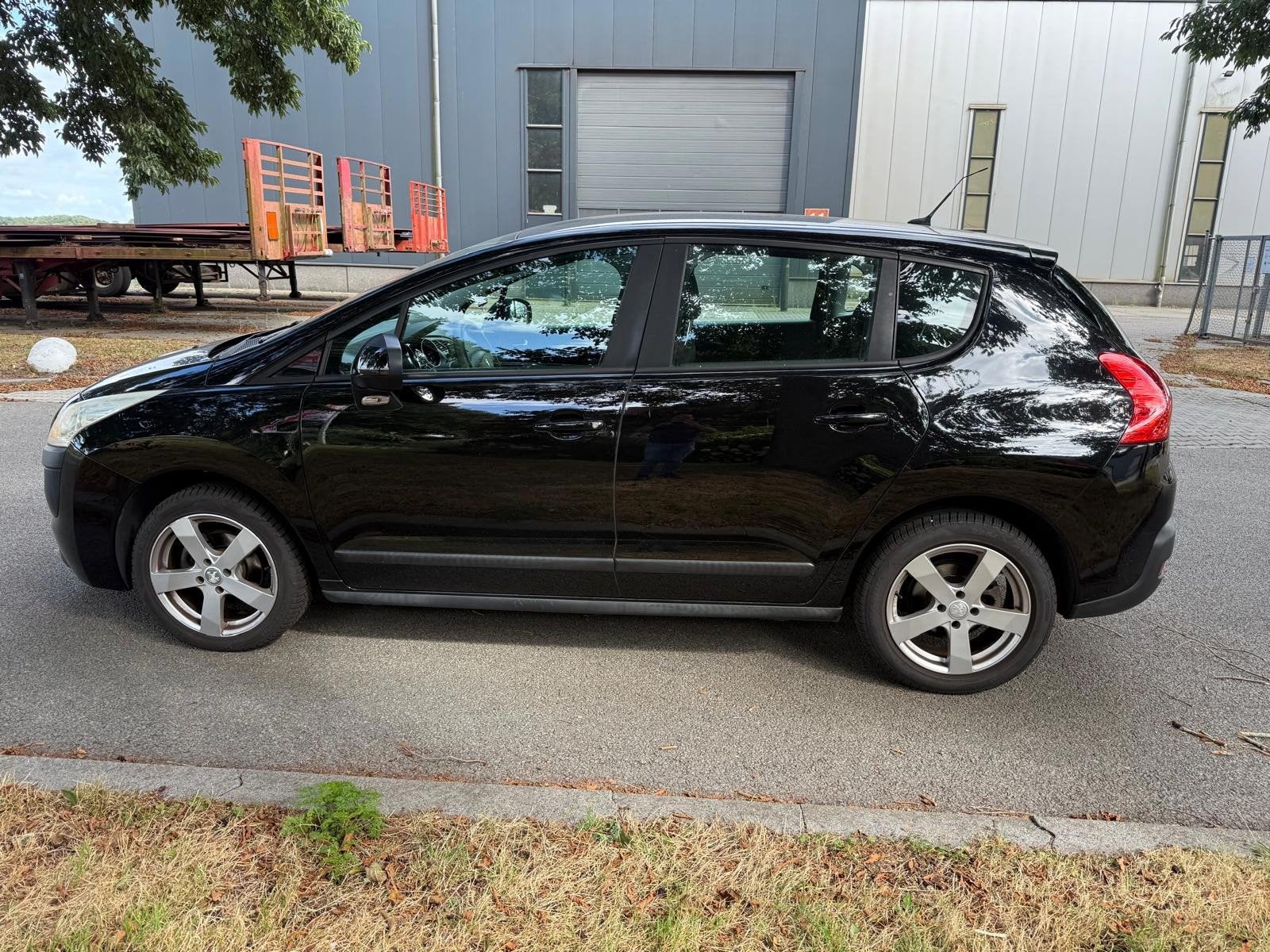Peugeot 3008 1.6 VTi SR, Auto's, Voorwielaandrijving, Gebruikt, 4 cilinders, Zwart
