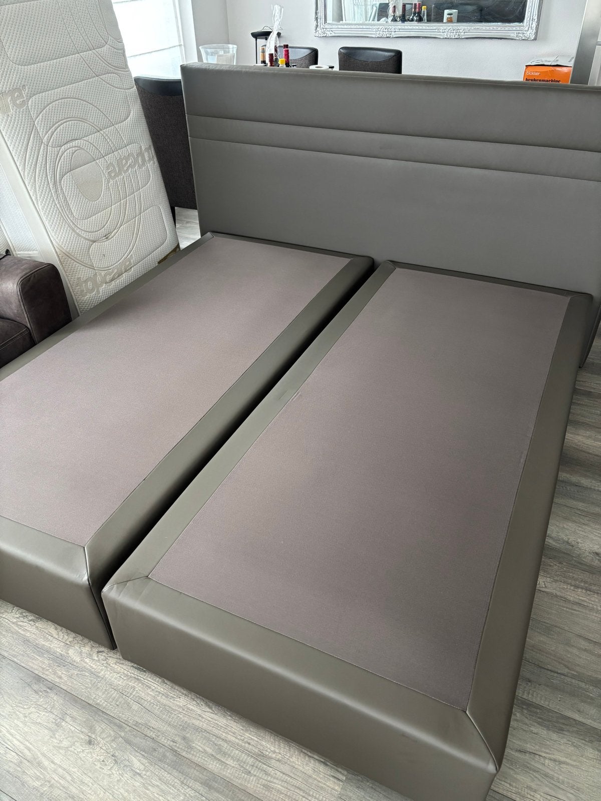 Boxspring 200x180 cm - Zo goed als nieuw, Ophalen, Tweepersoons, Zo goed als nieuw, 180 cm