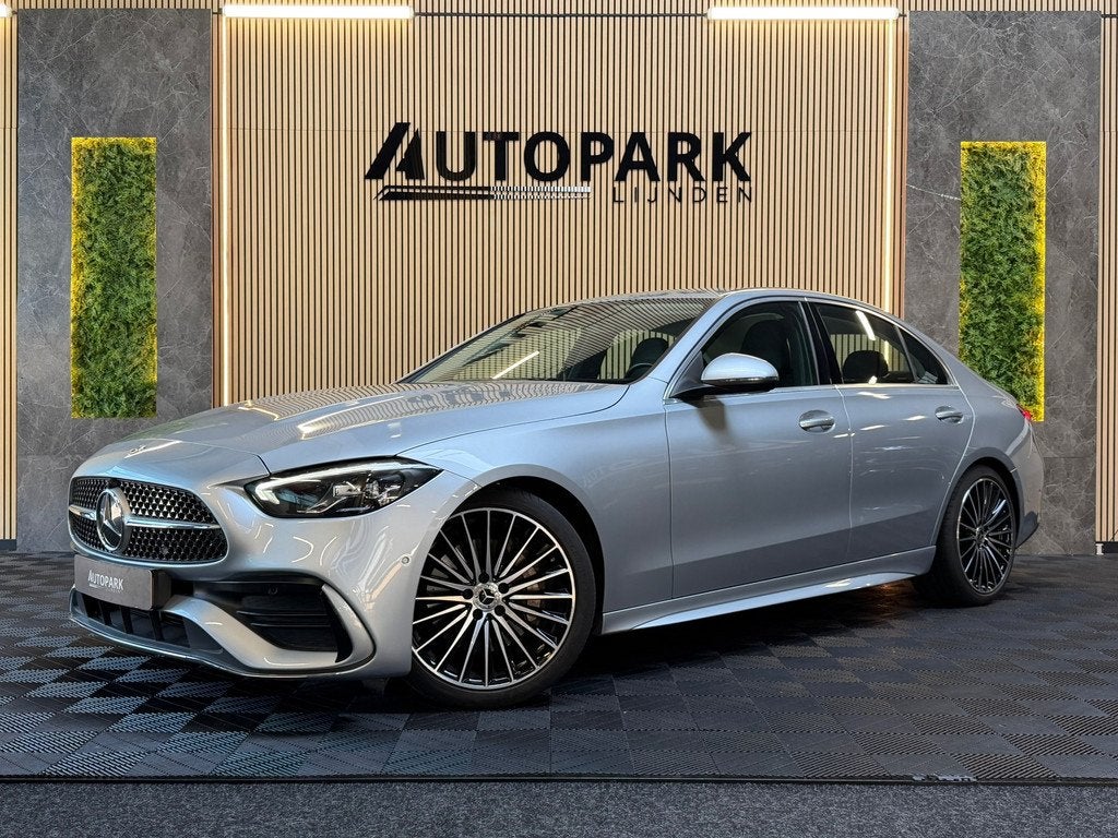Mercedes-Benz C-klasse 180 AMG Line GARANTIE|CAMERA|DODEHOEK, Automaat, 4 cilinders, Alcantara, Bedrijf