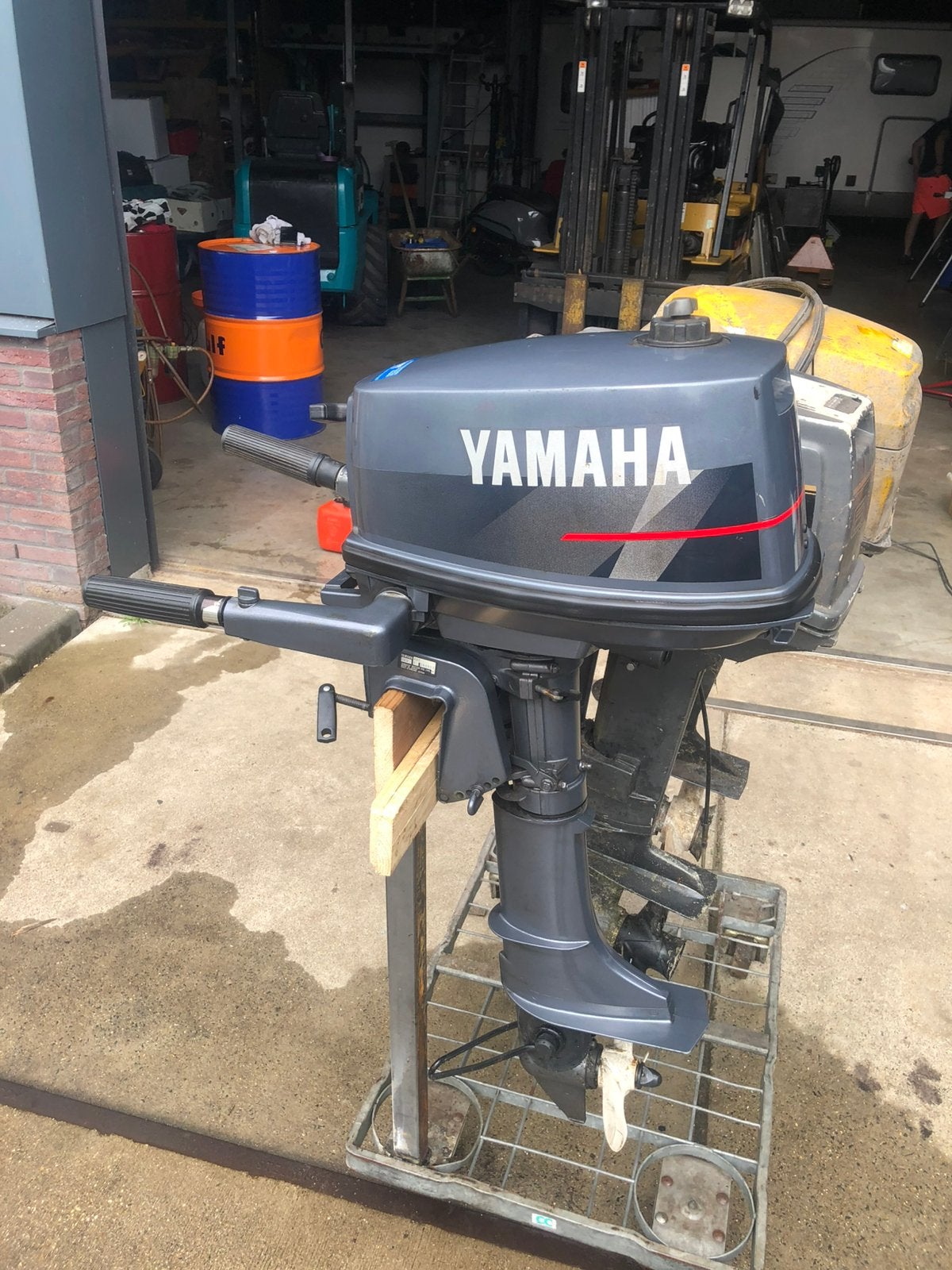 10 uur gedraaid!!!!! Yamaha 5 pk 2 takt kortstaart, Ophalen, Zo goed als nieuw, Benzine, 5 tot 10 pk