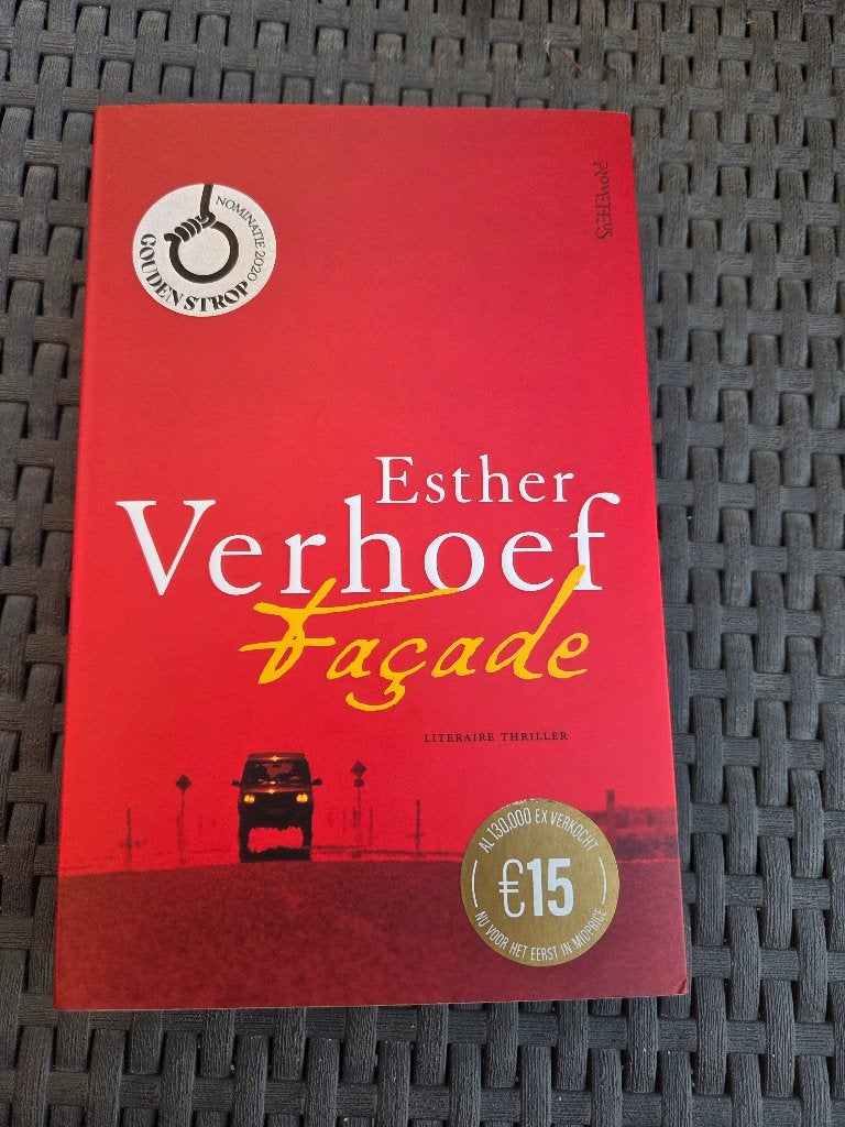 Façade - Esther Verhoef, Boeken, Ophalen of Verzenden, Zo goed als nieuw, Esther Verhoef