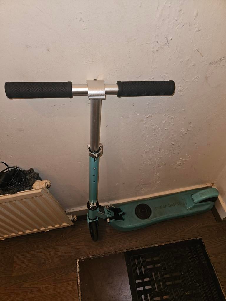 Elektrische step voor kinderen - Groen/ blauw, Fietsen en Brommers, Steps, Ophalen of Verzenden, Gebruikt, Elektrische step (E-scooter)