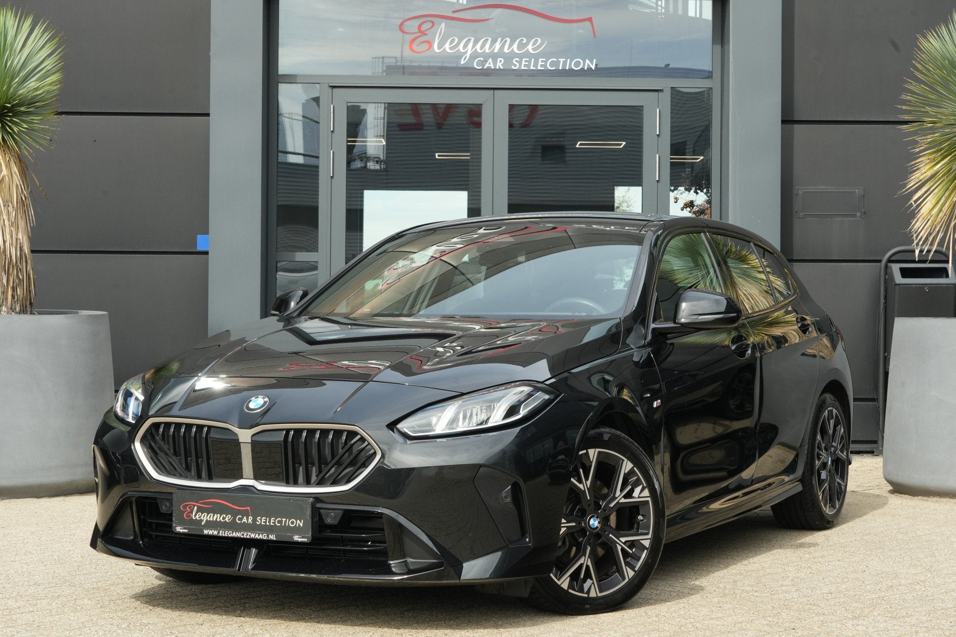 BMW 1-serie 120 M Sport Design | 156 PK | Adaptieve Cruise C, Gebruikt, 156 pk, Leder en Stof, Zwart