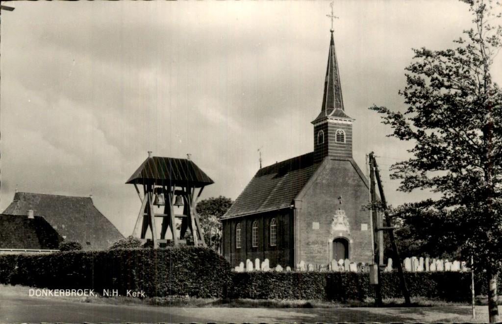 Donkerbroek - Kerk - N.H., Ophalen of Verzenden, 1960 tot 1980, Gelopen, Friesland