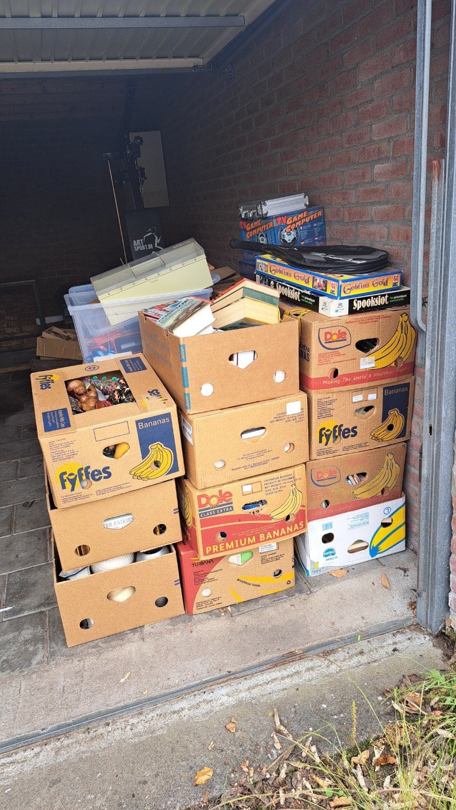 Heel veel spullen en boeken voor bv rommelmarkt of braderie., Ophalen