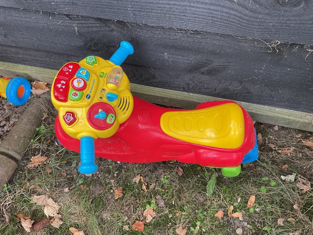 Loop scooter v tech, Kinderen en Baby's, Ophalen, Gebruikt, Overige typen, Met licht