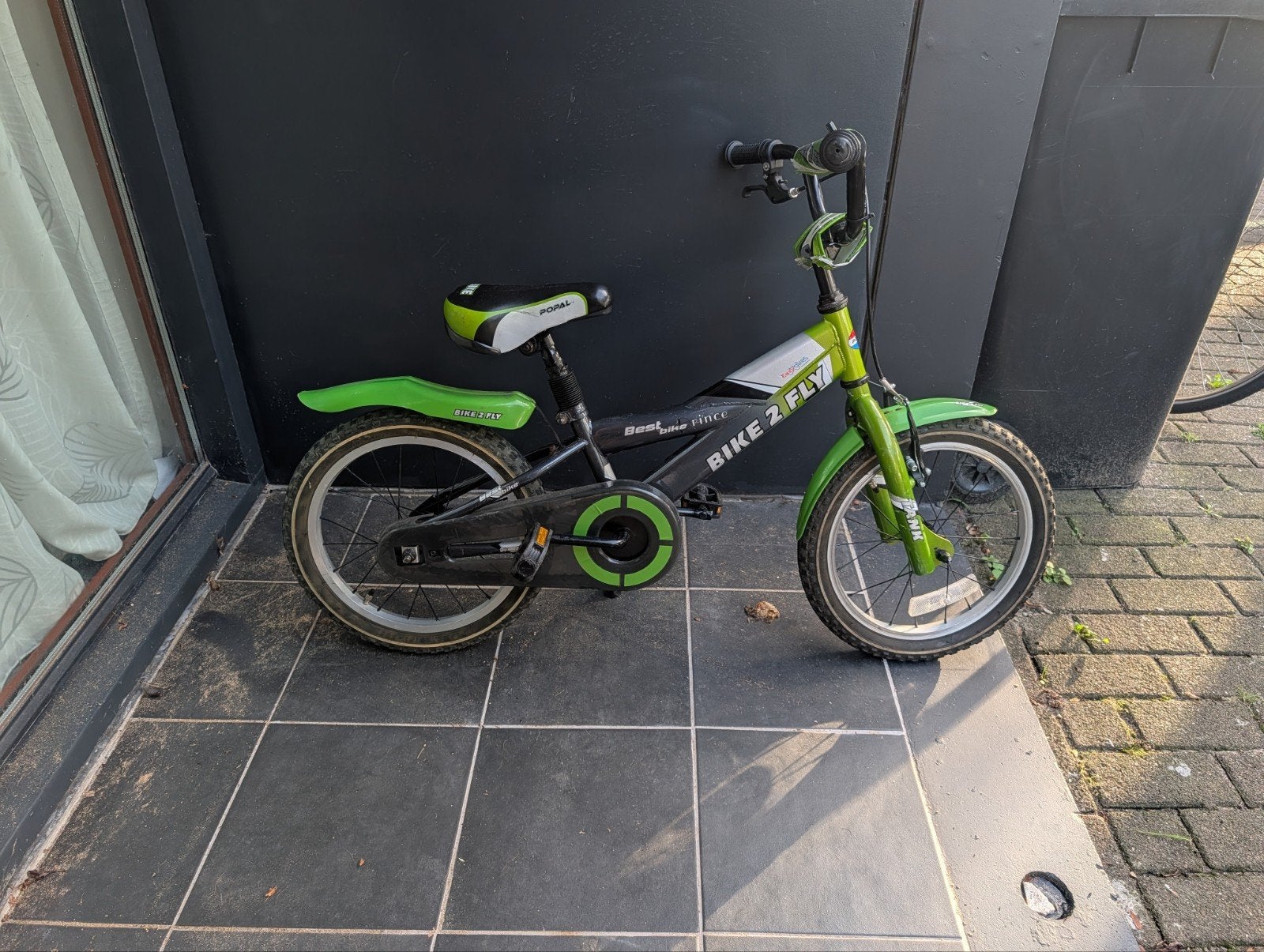 Kinderfiets Bike 2 Fly -- Groen/Zwart, Ophalen, Zijwieltjes, Bike 2 Fly, 16 tot 20 inch