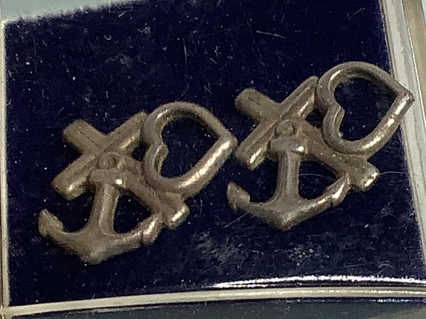 ZILVER 925 OORKNOPPEN MET GELOOF HOOP EN LIEFDE, Verzenden, Zilver, Oorbellen