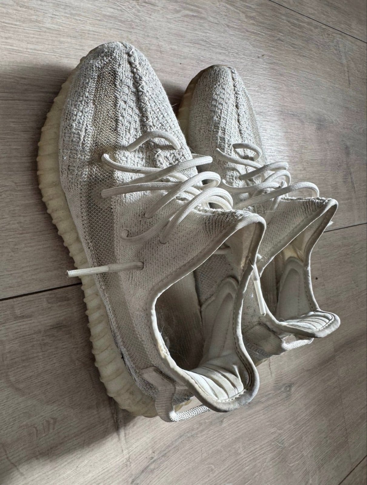Yeezy Boost 350 V2 Bone - Maat 42 2/3, Wit, Ophalen of Verzenden, Sneakers of Gympen, Gedragen