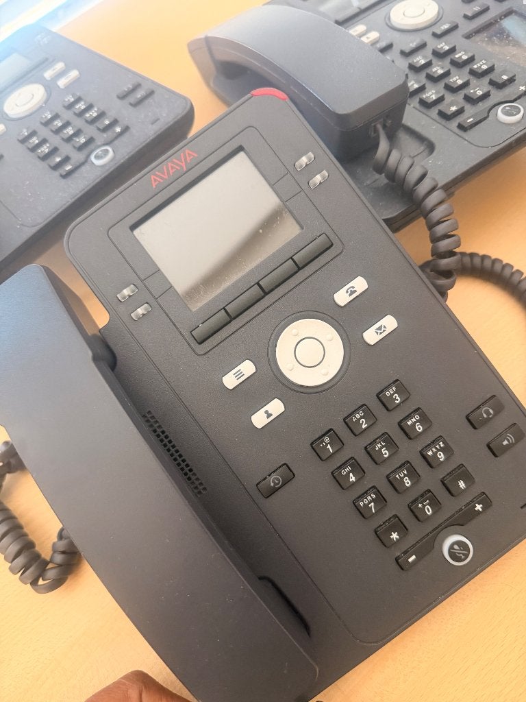 Avaya telefoon toestellen, Ophalen, Gebruikt