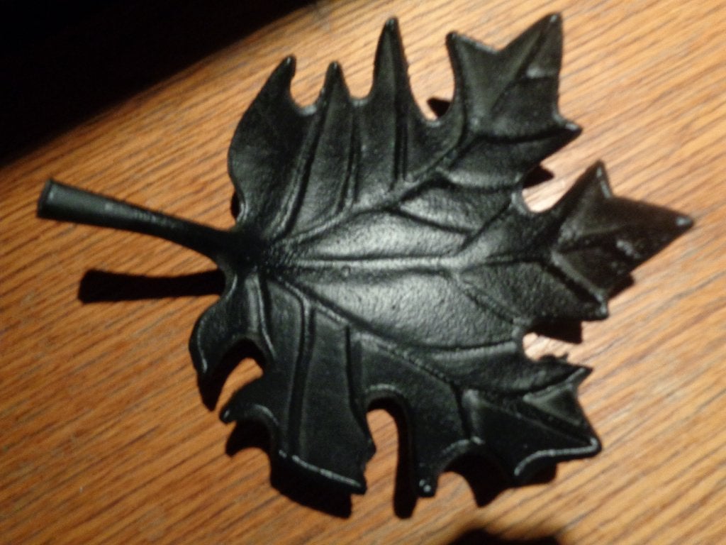 zwart metalen blad als schaaltje, Ophalen of Verzenden, Nieuw, Rond, Metaal