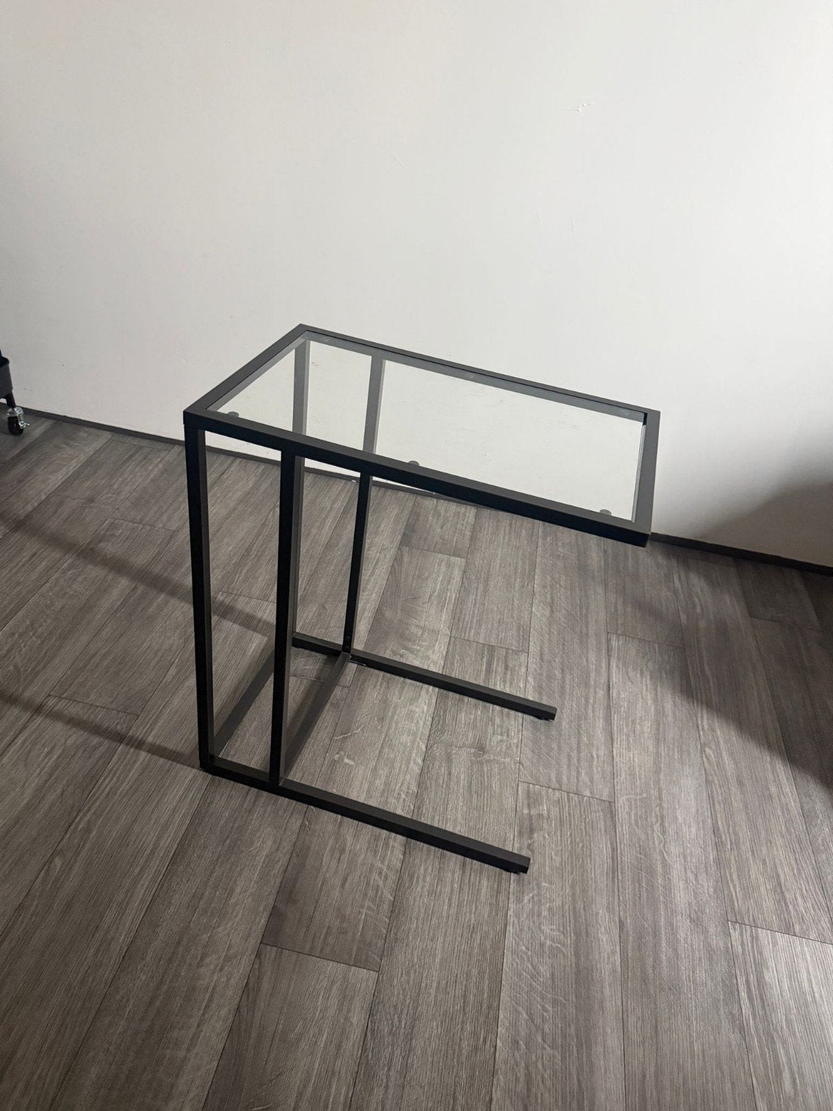 IKEA VITTSJÖ Laptoptafel - Zwart/Glas, Computers en Software, Laptoptafels, Zo goed als nieuw, Ophalen of Verzenden