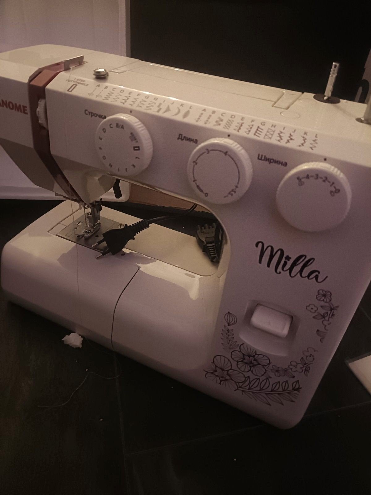 Janome Milla Naaimachine met Russische handleiding, Hobby en Vrije tijd, Naaimachines en Toebehoren, Ophalen of Verzenden, Gebruikt