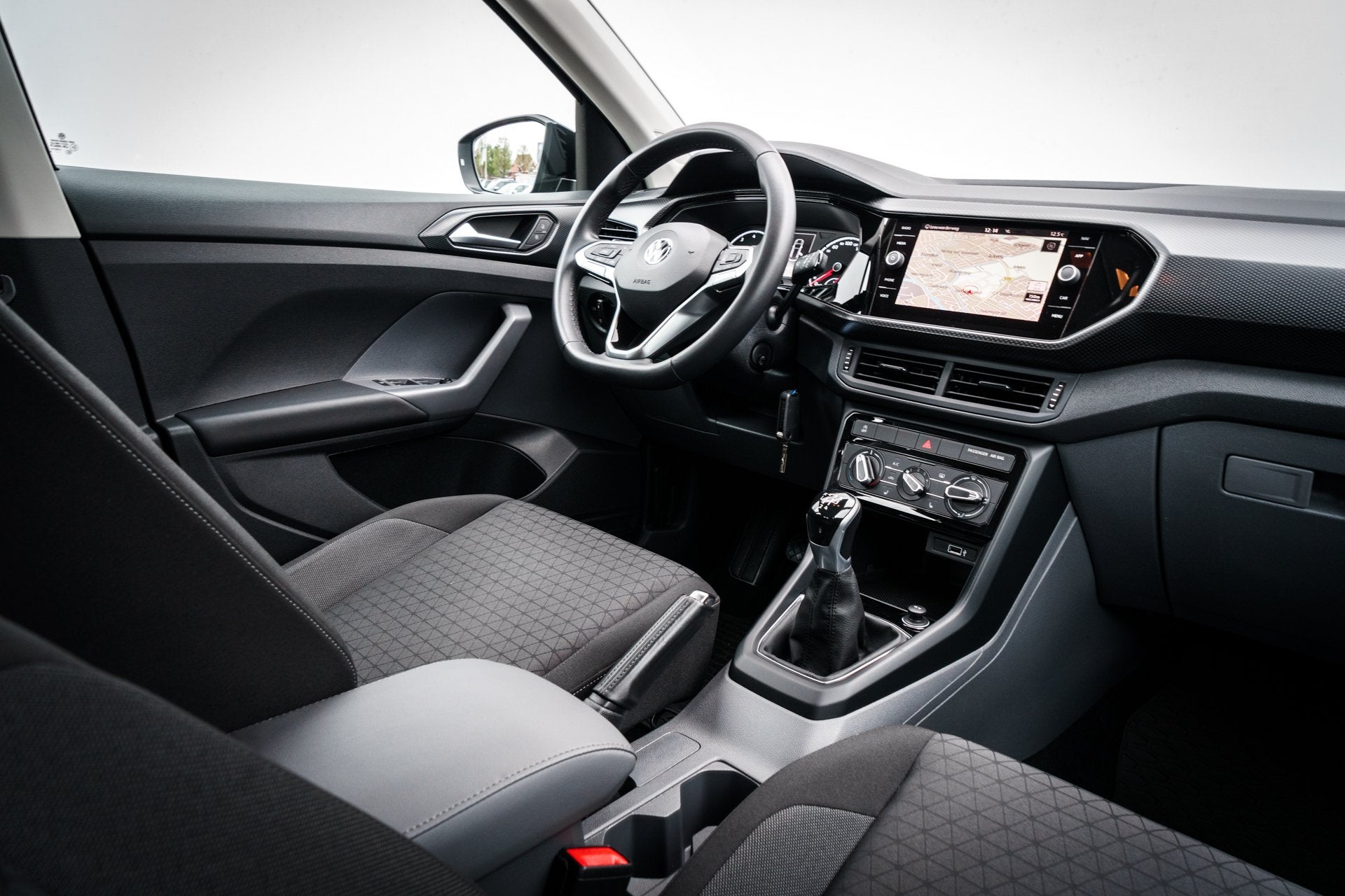 Volkswagen T-Cross 1.0 TSi | Airco | Lane Assist | 17 inch L, Met garantie (alle), 620 kg, Bedrijf, Handgeschakeld