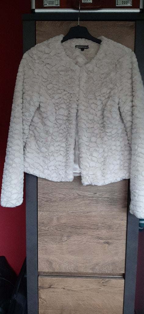Dames jas - maat S - beige - heel zacht, Kleding | Dames, Maat 38/40 (M), Ophalen of Verzenden, Zo goed als nieuw, TRAMONTANA Lijnden