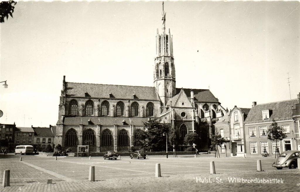 Hulst, St. Willibrordusbasiliek - ongelopen, Ophalen of Verzenden, 1960 tot 1980, Ongelopen, Noord-Brabant