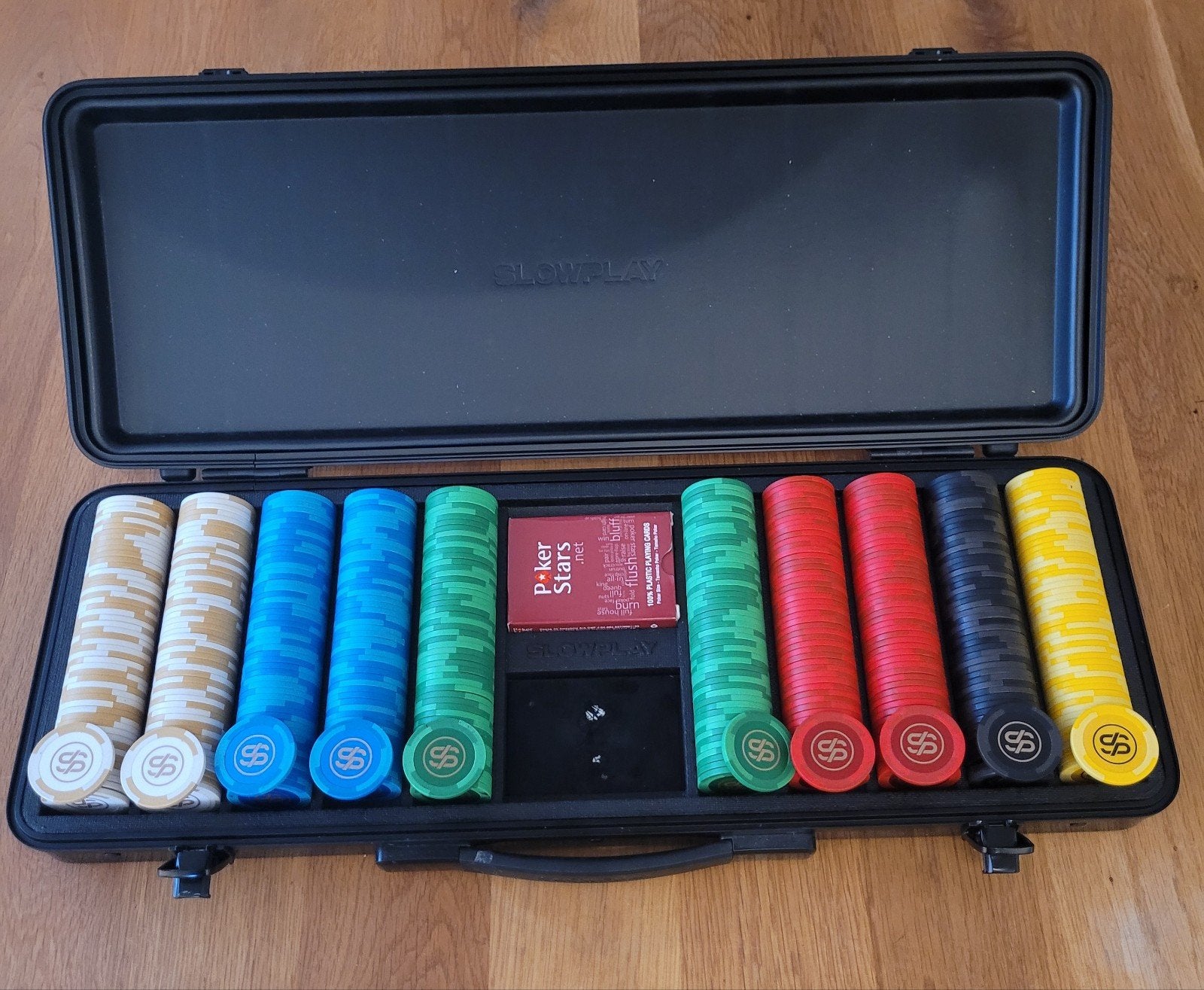 Zeer luxe en unieke pokerset! Echt uniek en A kwaliteit!, Hobby en Vrije tijd, Een of twee spelers, Ophalen of Verzenden, Zo goed als nieuw
