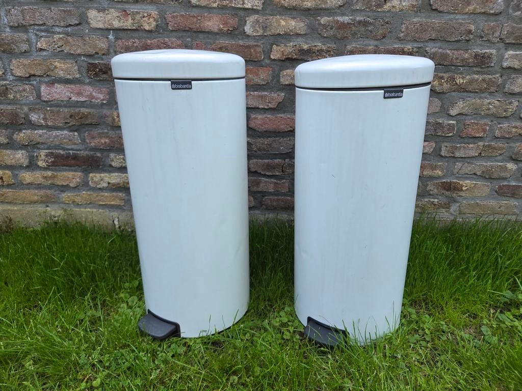 Brabantia NewIcon Prullenbakken, pedaalemmers wit, 30 L, Ophalen, Gebruikt, Met pedaal, 50 tot 75 cm