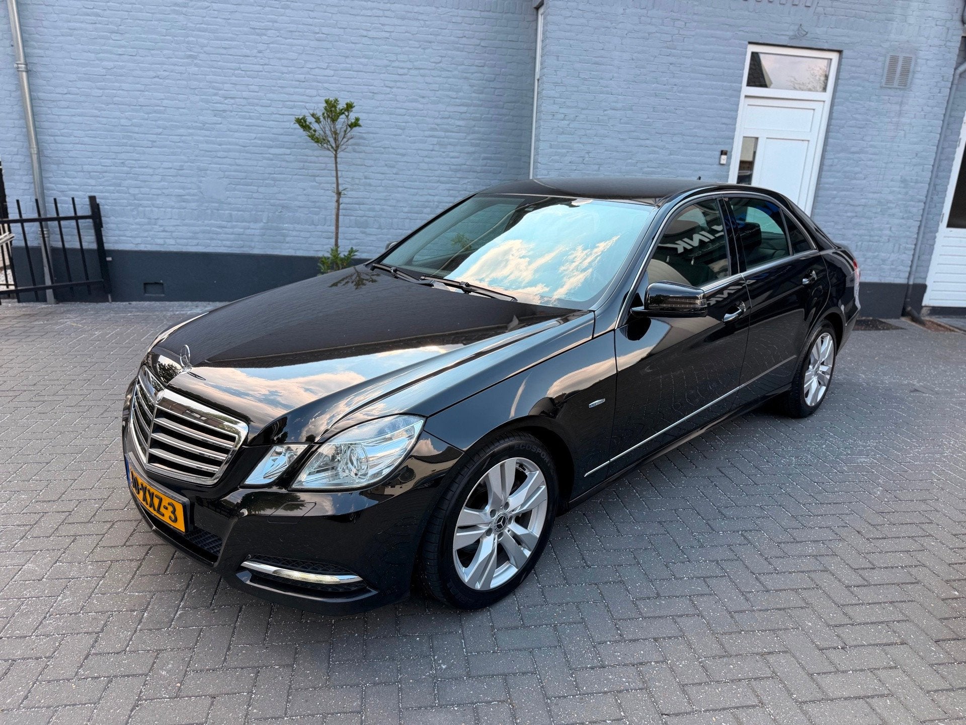 Mercedes-Benz E-klasse 200 CGI | NAVI | ELEK. STOEL | STOELV, Automaat, Euro 5, Gebruikt, Zwart