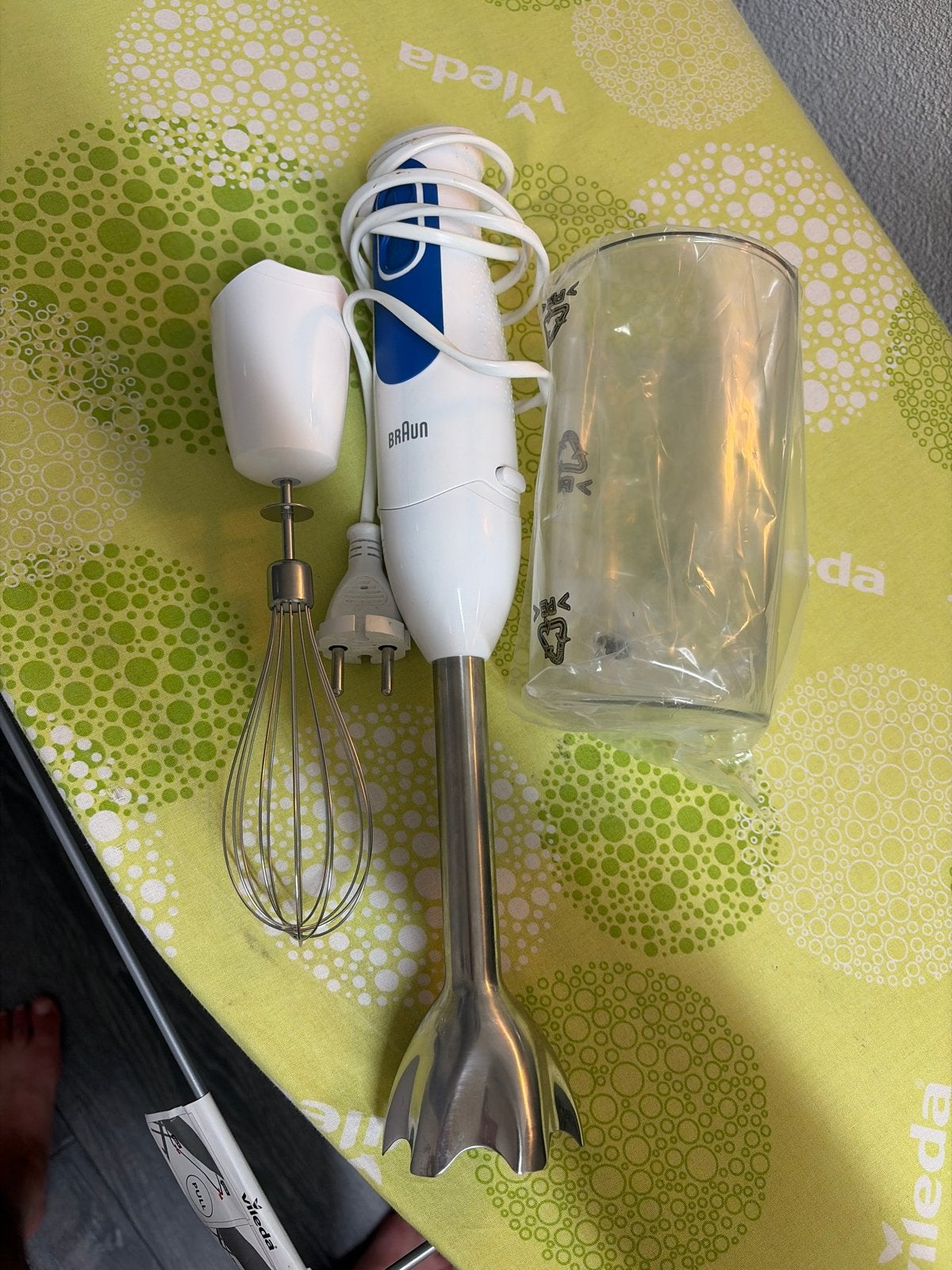 Braun staafmixer met garde en maatbeker, Ophalen of Verzenden, Zo goed als nieuw, Vaatwasserbestendig, Minder dan 1 liter