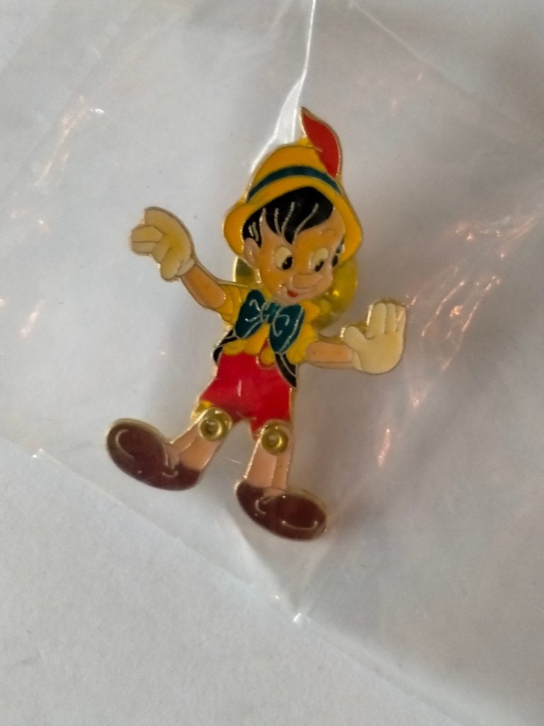 Pinokkio Pinocchio Disney tekenfilm logo pin tv, Verzamelen, Ophalen of Verzenden, Zo goed als nieuw, Overige onderwerpen