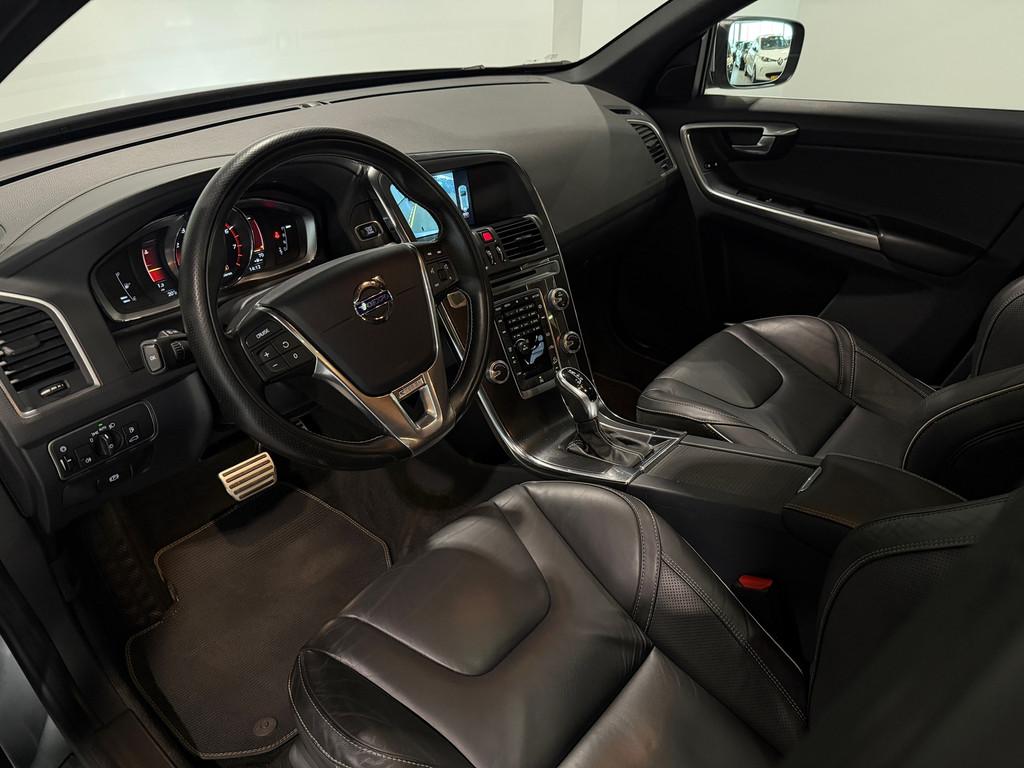 Volvo XC60 2.0 T5 Momentum R-Design Aut.|Trekhaak|Pano|Memor, Auto's, 1969 cc, Bedrijf, XC60, Vierwielaandrijving