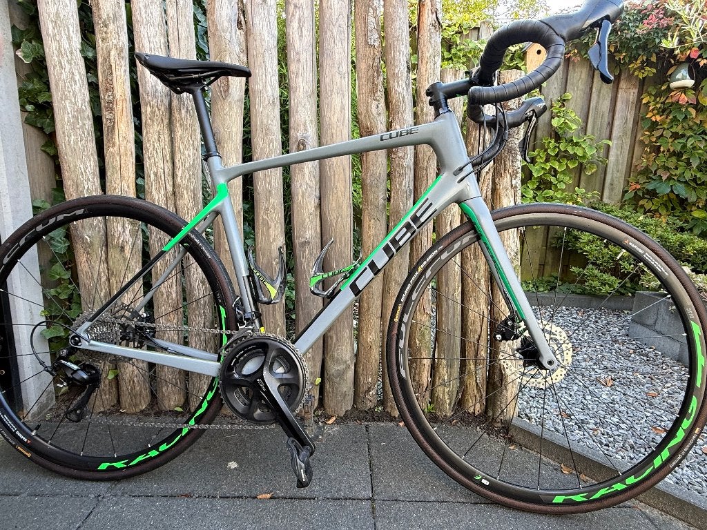 Mooie carbon racefiets Cube