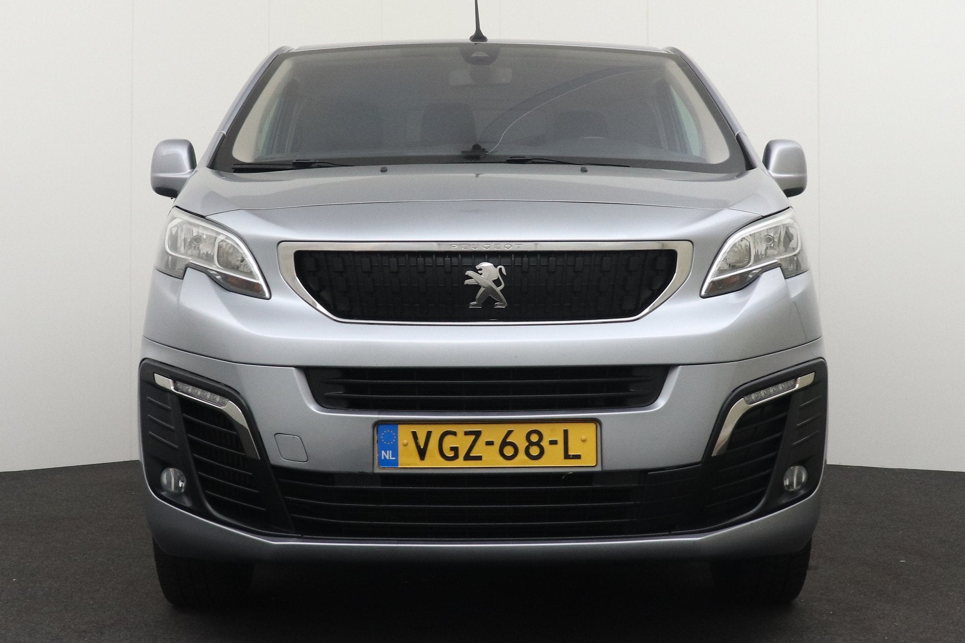 Peugeot Expert 2.0 Asphalt 3-Pers Nieuwe-Motor/Trekhaak Came, Auto's, Voorwielaandrijving, Dealer onderhouden, Gebruikt, 4 cilinders