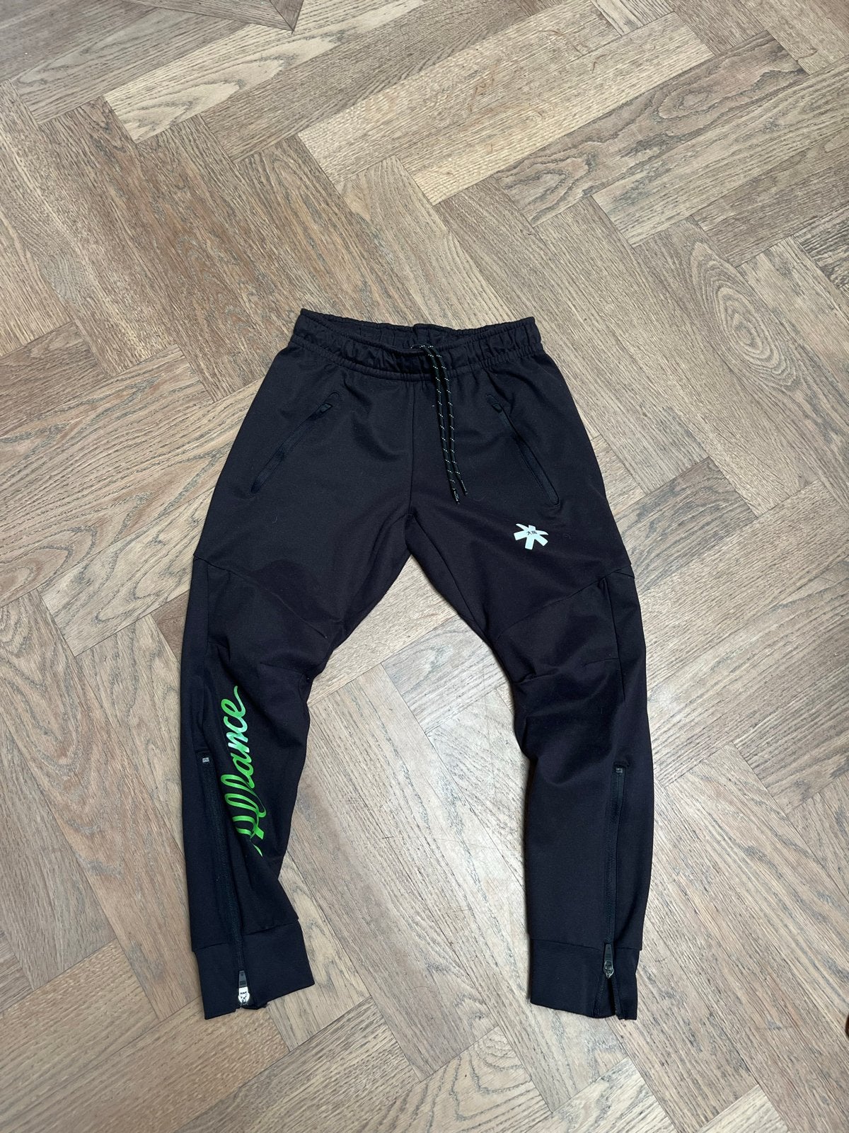 Osaka trainingsbroek Alliance hockey (maat 8-10 jaar), Ophalen, Gebruikt, Jongen of Meisje, Broek