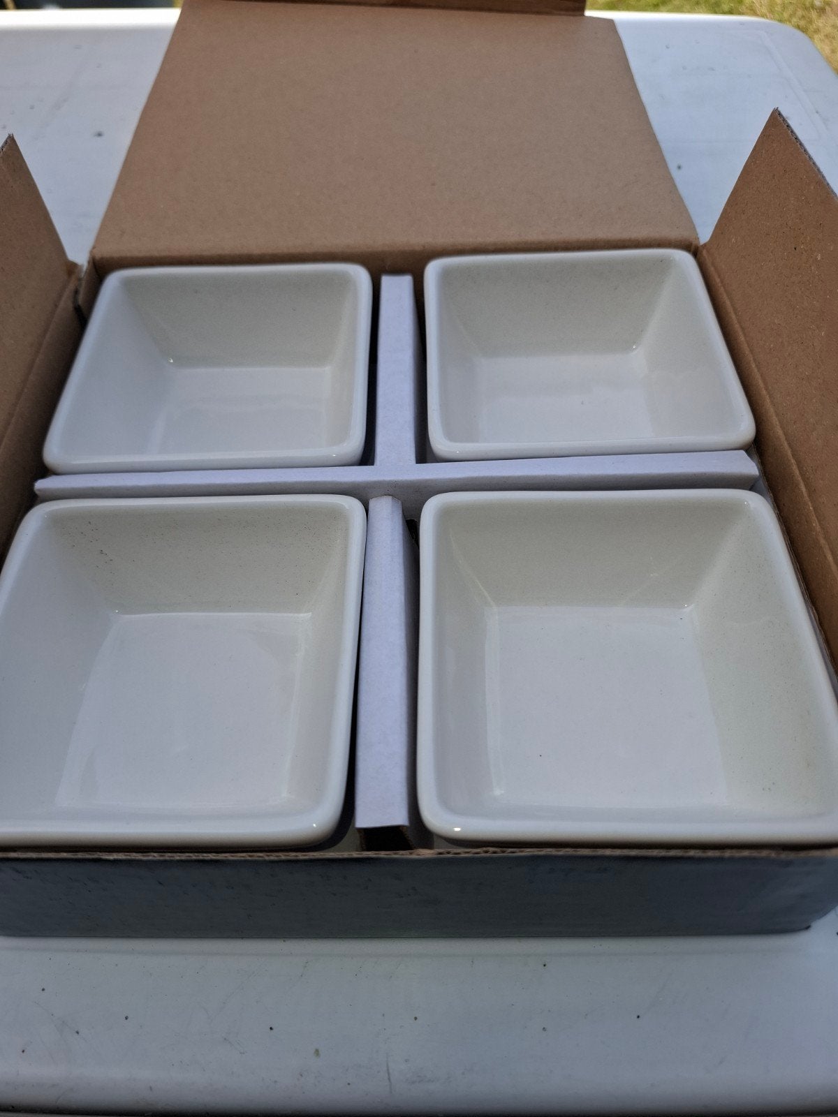 Set van 4 witte vierkante schaaltjes, Keramiek, Ophalen of Verzenden, Modern, Schaal of Schalen