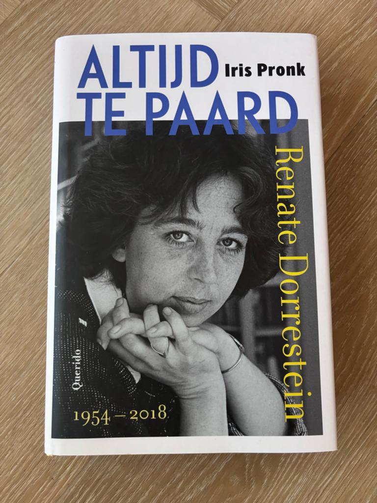Altijd te paard - Iris Pronk (Biografie Renate Dorrestein), Ophalen of Verzenden, Zo goed als nieuw, Kunst en Cultuur