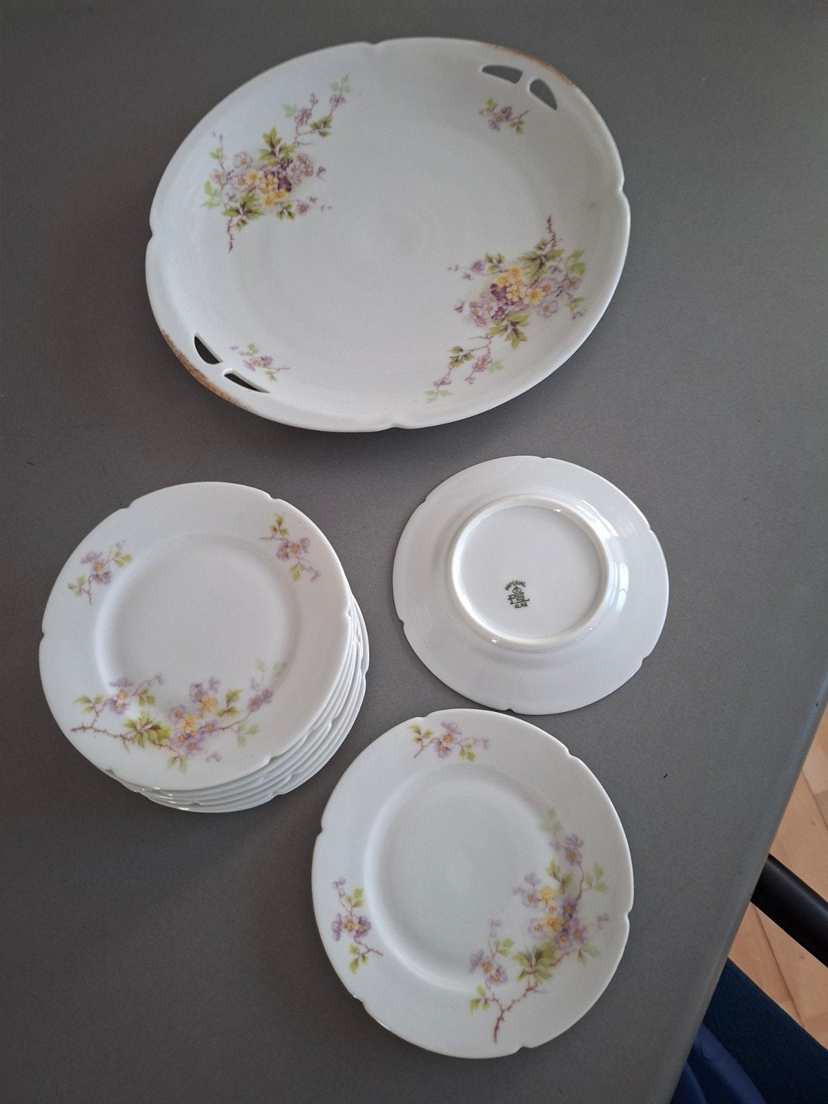 Antiek Imperial Alma porseleinen gebakstel met bloemmotief, Antiek en Kunst, Antiek | Servies los, Ophalen of Verzenden