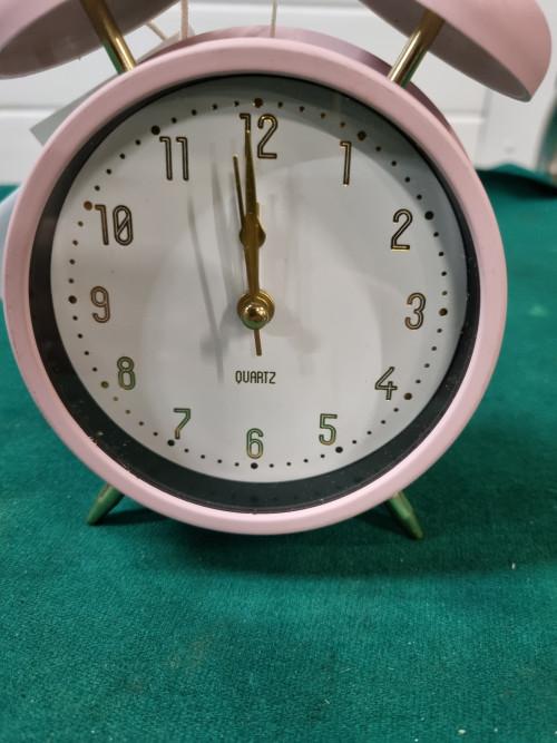 klok met alarm wekker roze, Huis en Inrichting, Woonaccessoires | Klokken, Ophalen of Verzenden, 'T Olde Gre-j, Info@toldegrej.nl