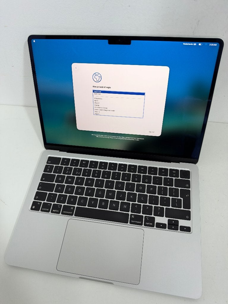 Macbook Air 13" 2022 M2 8GB+512GB SSD Zilver 8C CPU 10C GPU