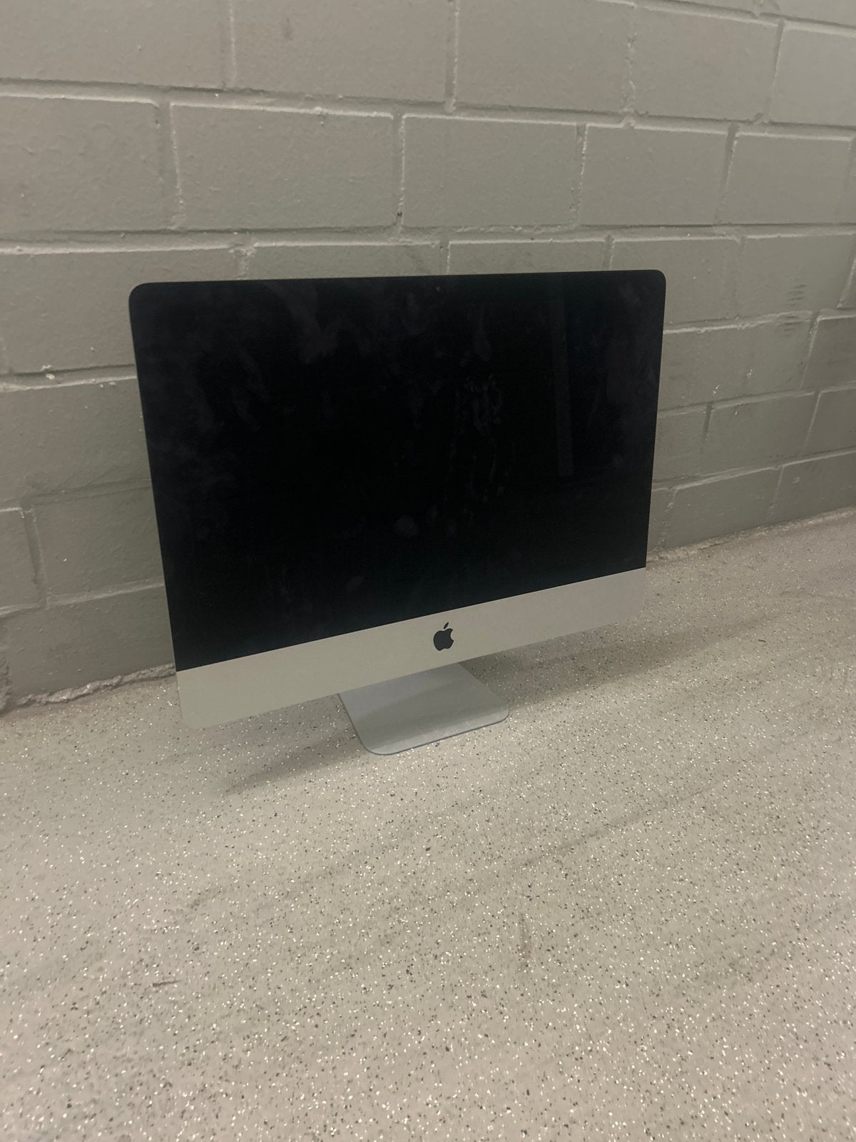 iMac zonder processor (voor onderdelen of reparatie), Ophalen of Verzenden, Zo goed als nieuw
