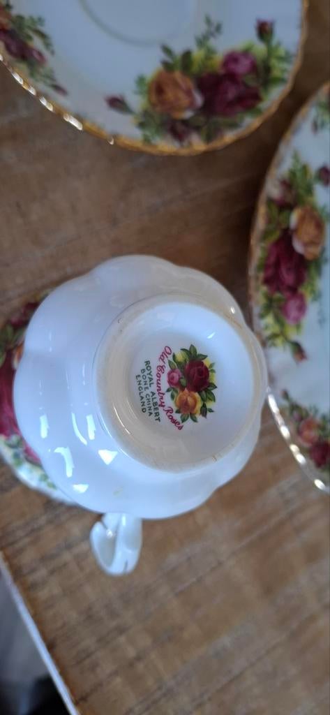 Royal Albert porselein, Old Country Roses, Ophalen