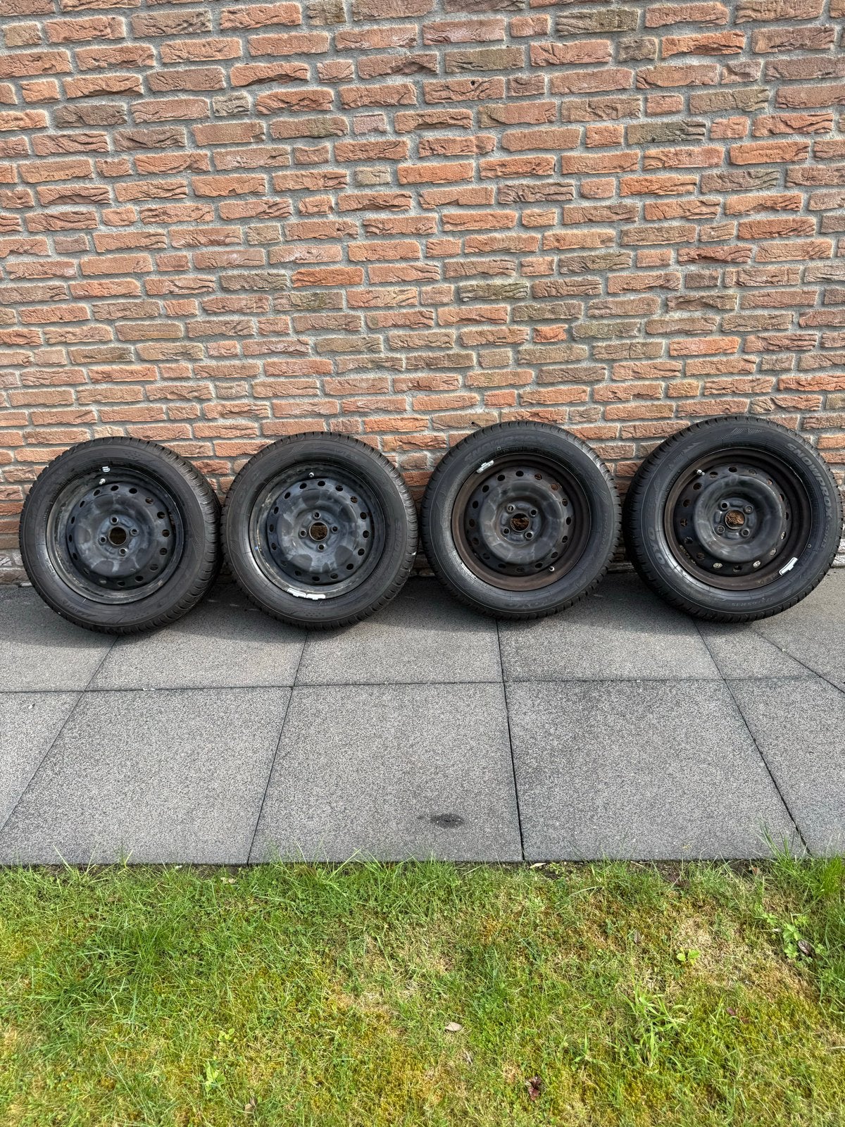 Winterbanden nieuw 15 inch op stalen velgen, 15 inch, 175 mm, Banden en Velgen, Nieuw