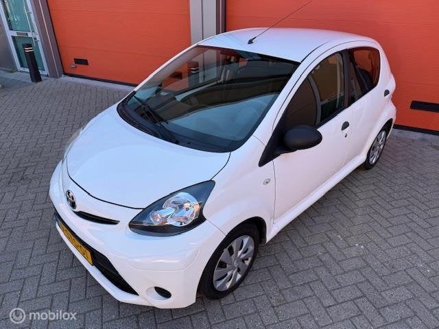 Foto 11 van Toyota Aygo 1.0 VVT-i Now 5 DRS APK 03-2027 KM NAP