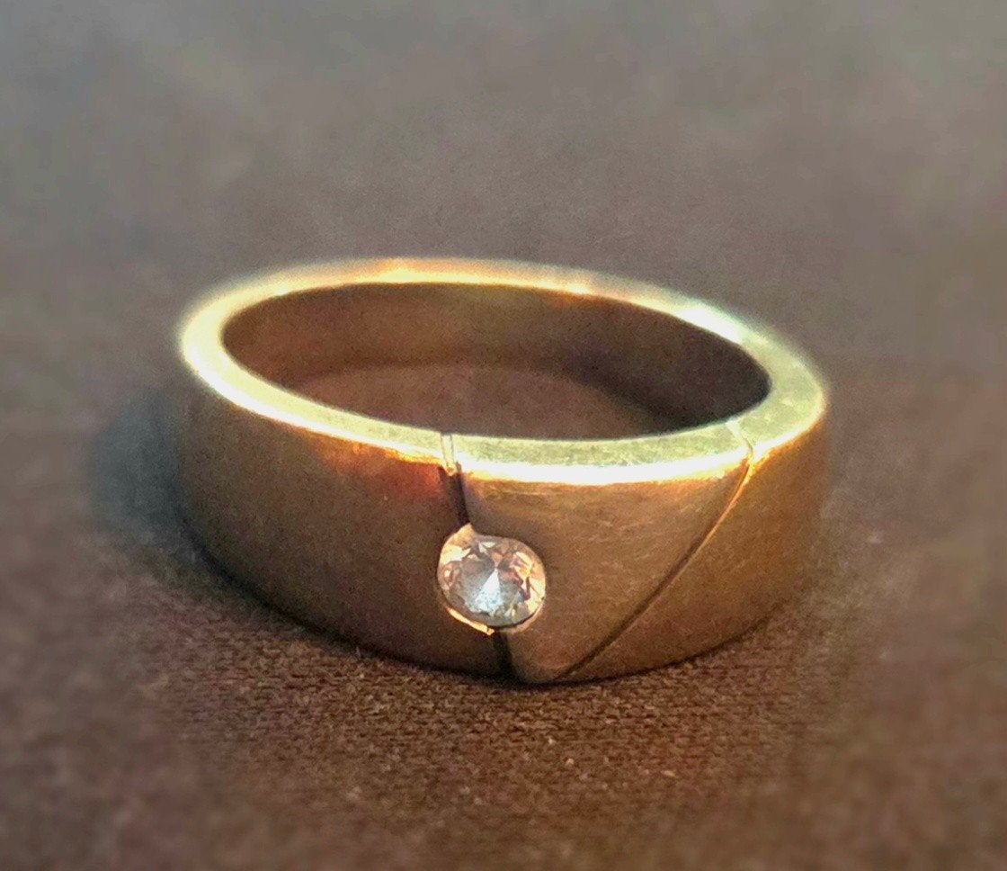 8 karaat gouden ring met diamant 333 goud, Ophalen of Verzenden, Zo goed als nieuw, 17 tot 18, Dame