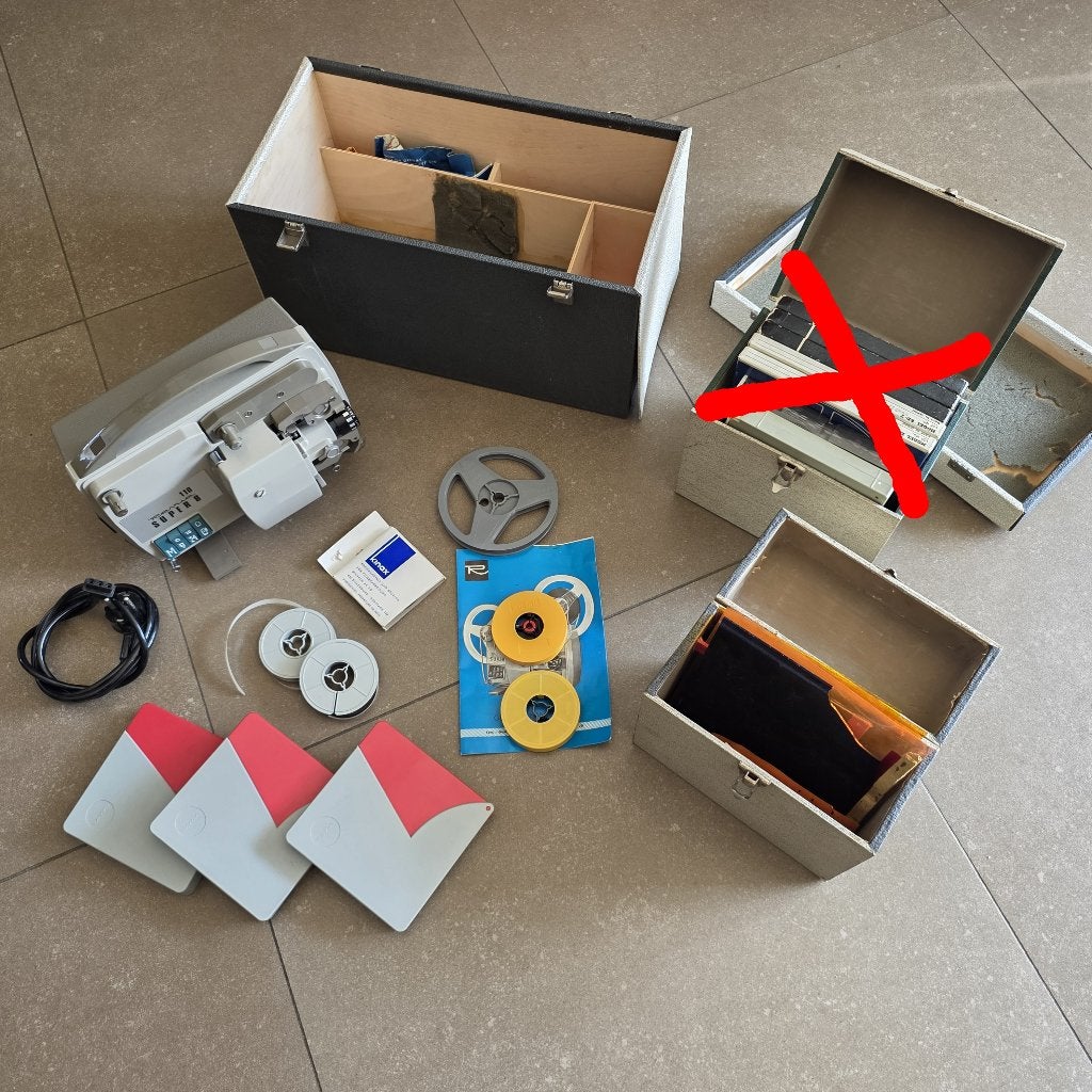 Revue Super 8 - 110 Videoprojector met Accessoires en Case, Overige technologieën, Ophalen of Verzenden, Zo goed als nieuw, Overige resoluties
