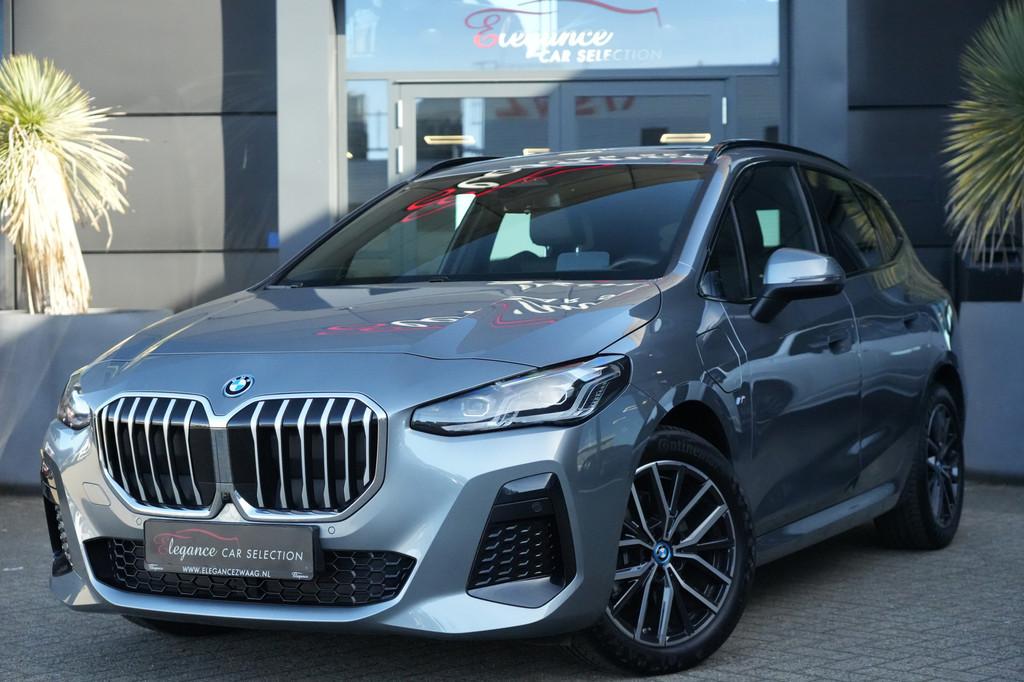 BMW 2 Serie Active Tourer 225e xDrive M Sport 245pk Panorama, Auto's, Automaat, 1800 kg, Gebruikt, Zwart