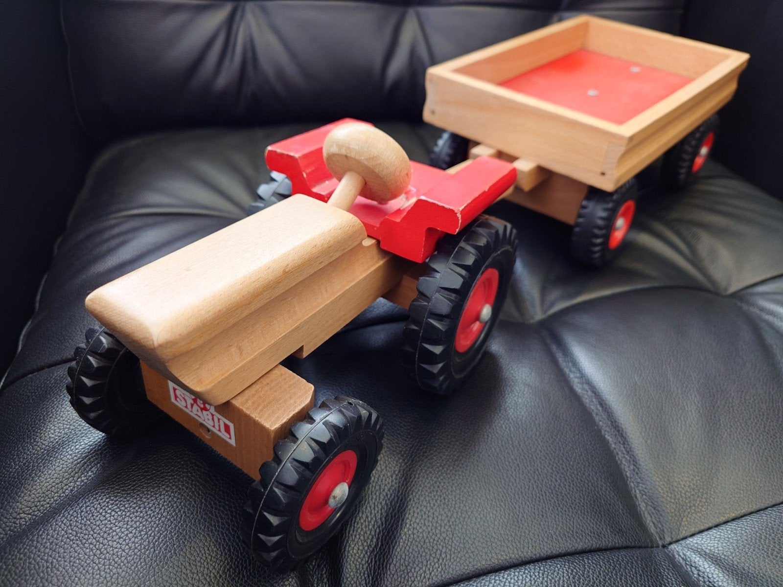 Plaho Stabil DDR houten tractor met aanhanger vintage, Ophalen of Verzenden, Gebruikt, Rij- of Hobbelspeelgoed