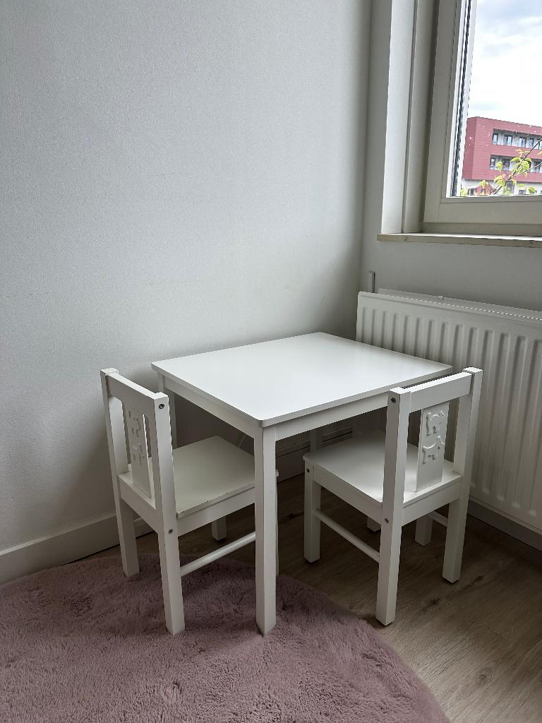IKEA Kritter kindertafel met twee stoeltjes, Kinderen en Baby's, Kinderkamer | Tafels en Stoelen, Ophalen, Gebruikt, Tafel(s) en Stoel(en)
