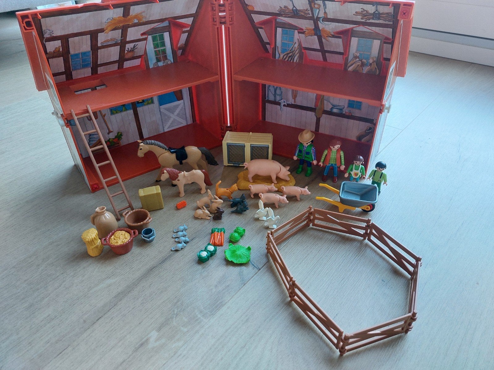 Playmobil boerderij 4142, Kinderen en Baby's, Ophalen, Gebouw, Complete set, Zo goed als nieuw