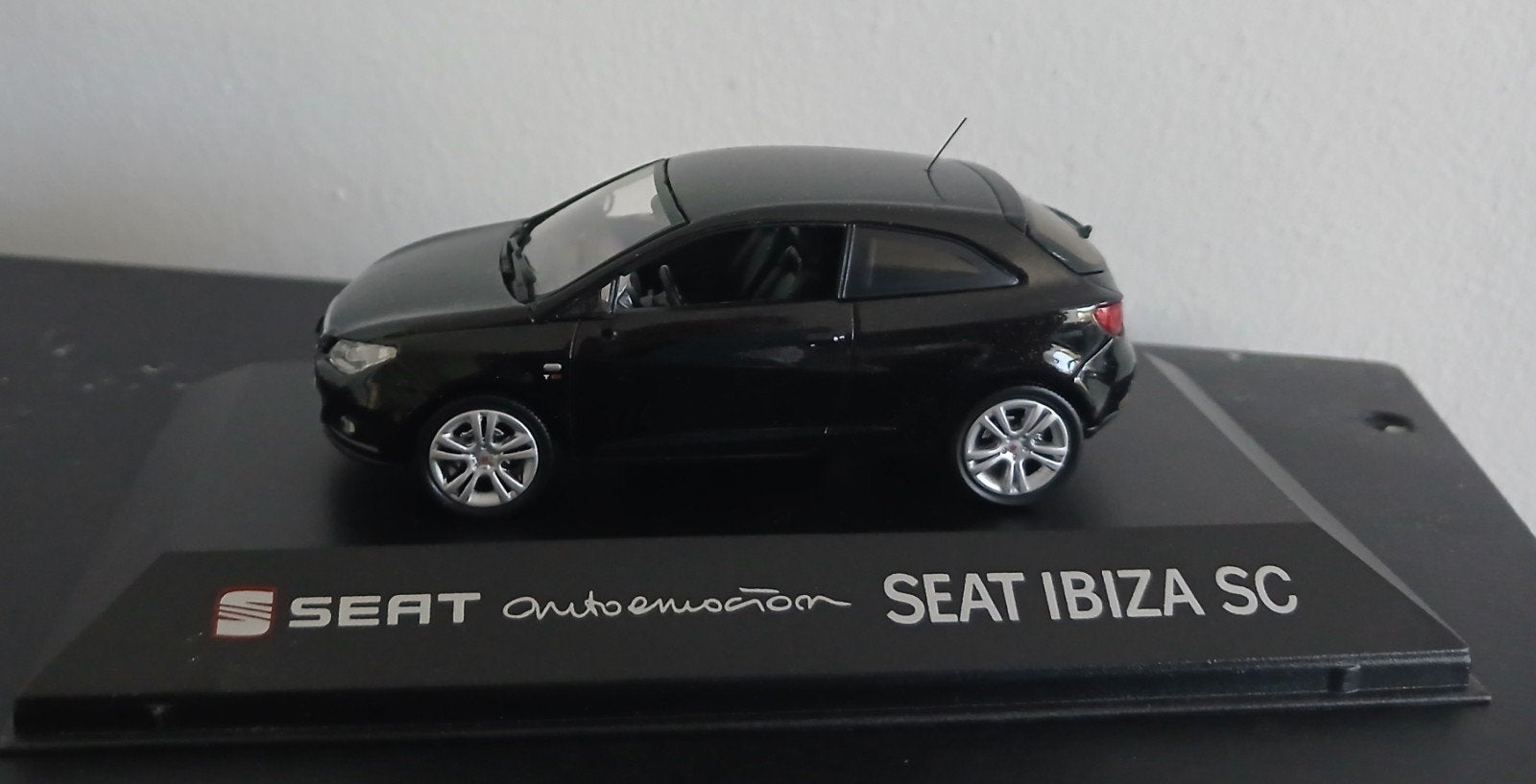 Seat ibiza sc 1:43 Seat Auto Emoción, Ophalen of Verzenden, Zo goed als nieuw, Auto, Overige merken